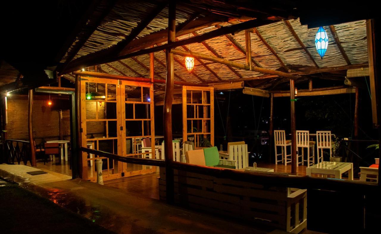 Homies Place - Bistro Бандаравела Екстер'єр фото